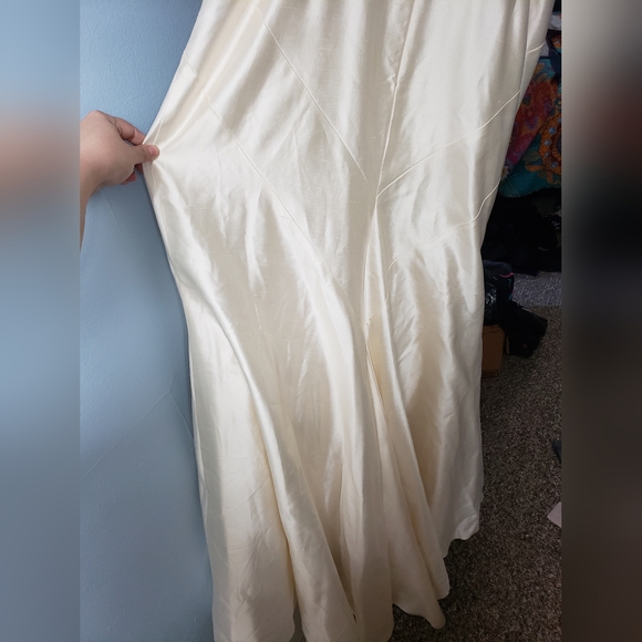 Nicole Miller 100% Silk Strapless Mermaid Wedding Dress True Size 12 - Picture 7 of 8